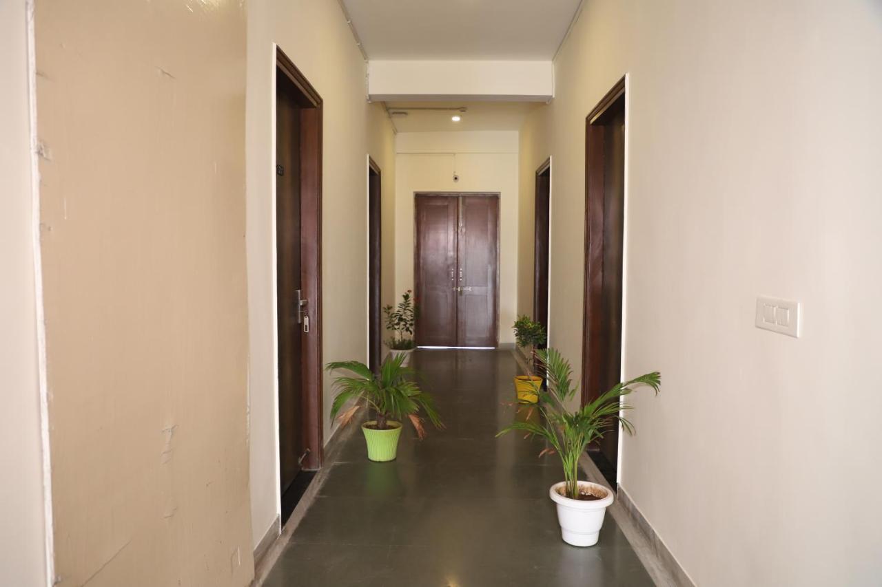 Hotel The York Noida Exterior photo