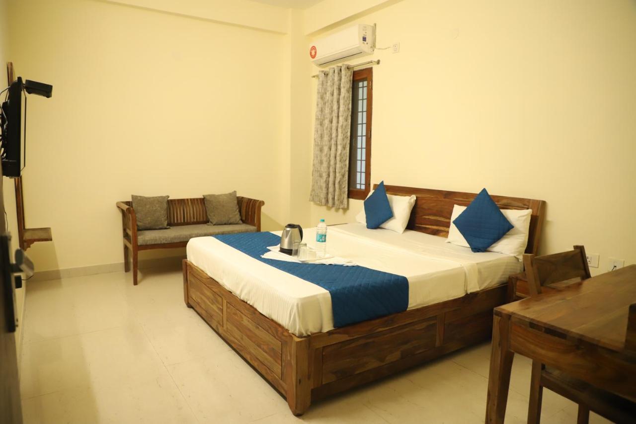 Hotel The York Noida Exterior photo