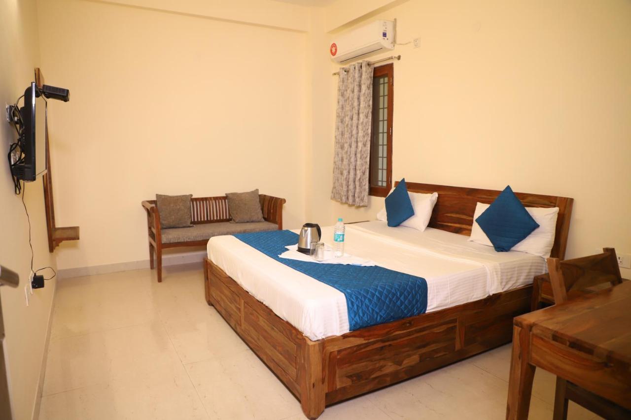 Hotel The York Noida Exterior photo