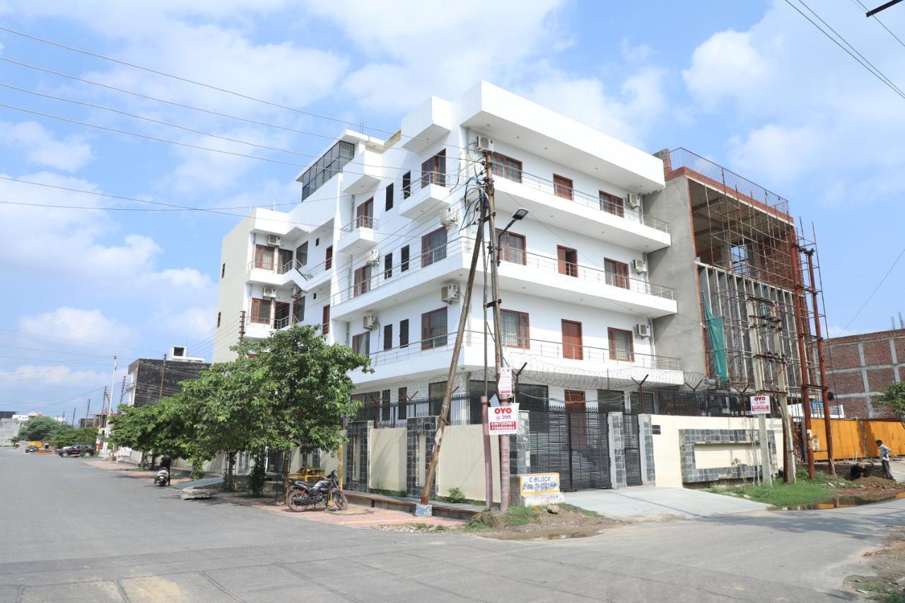 Hotel The York Noida Exterior photo
