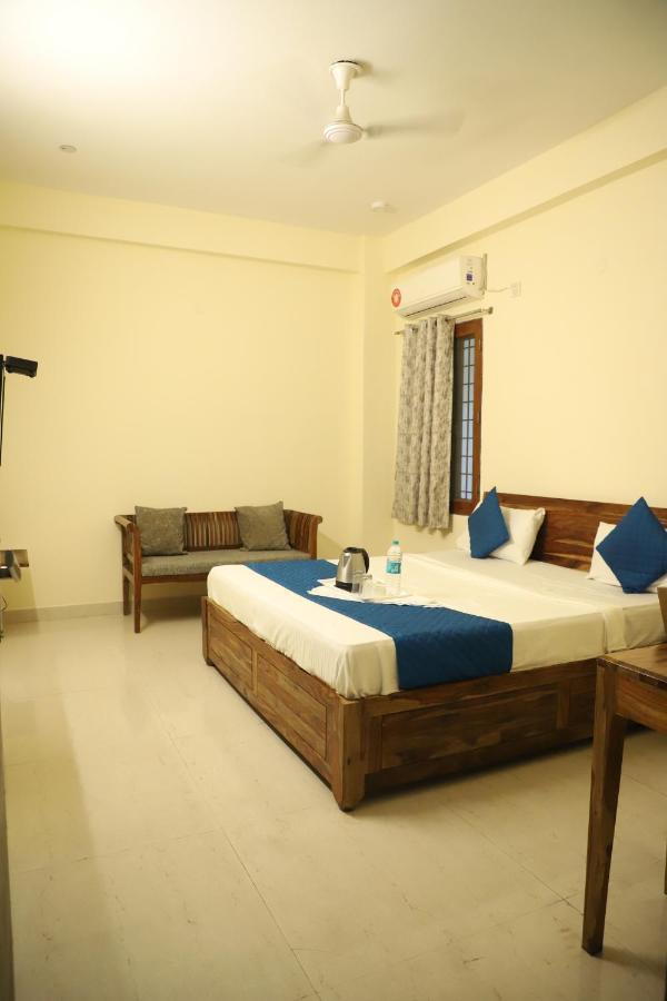 Hotel The York Noida Exterior photo