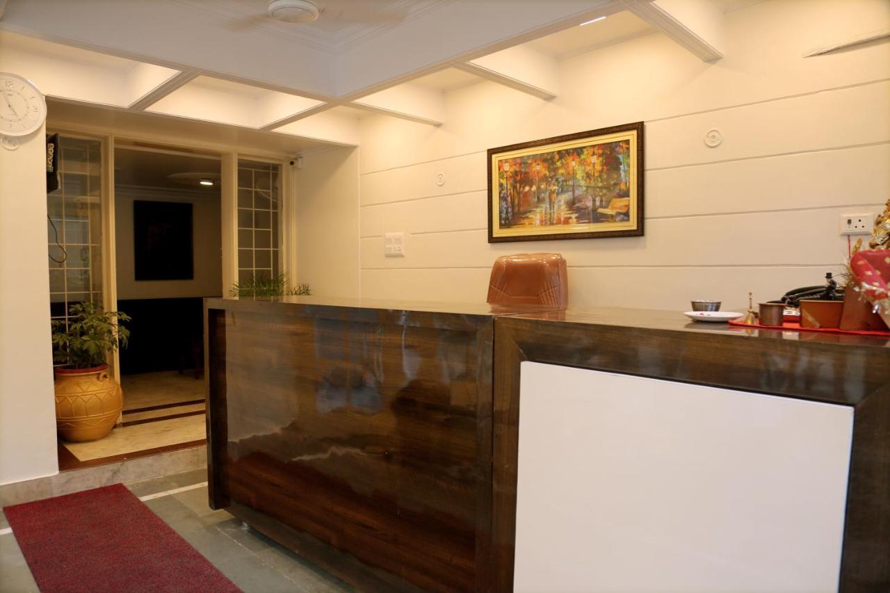 Hotel The York Noida Exterior photo
