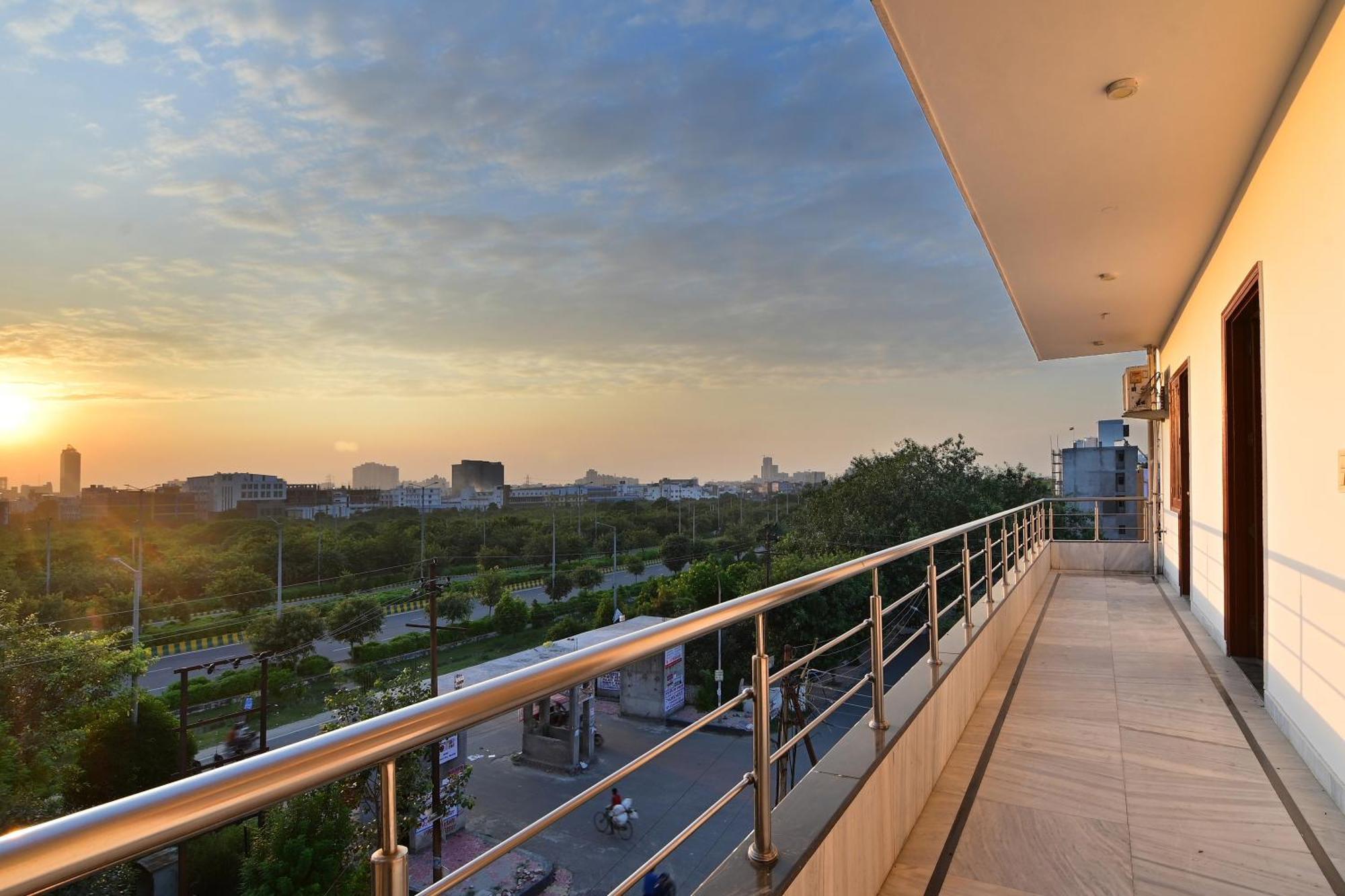 Hotel The York Noida Exterior photo