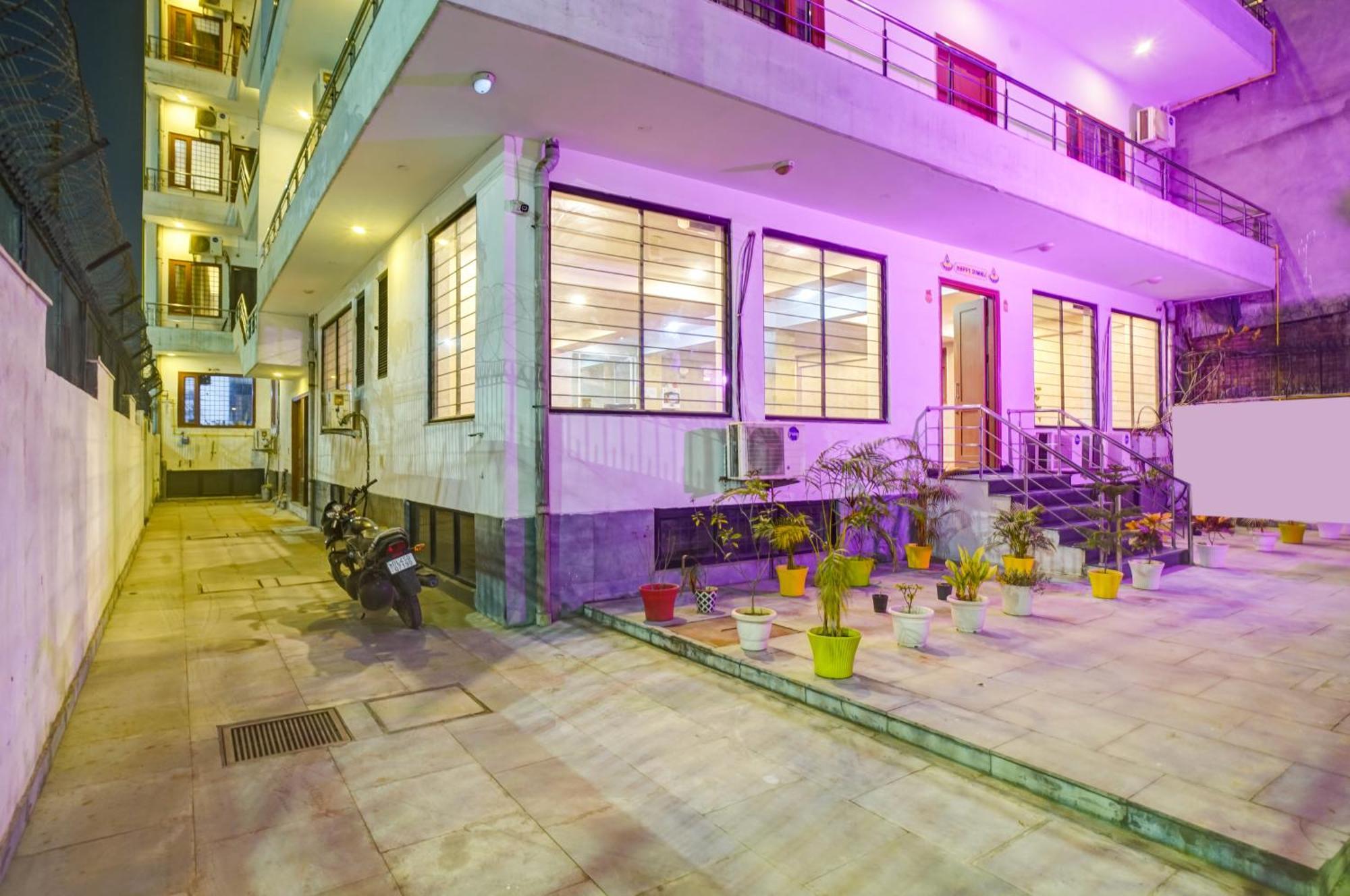 Hotel The York Noida Exterior photo