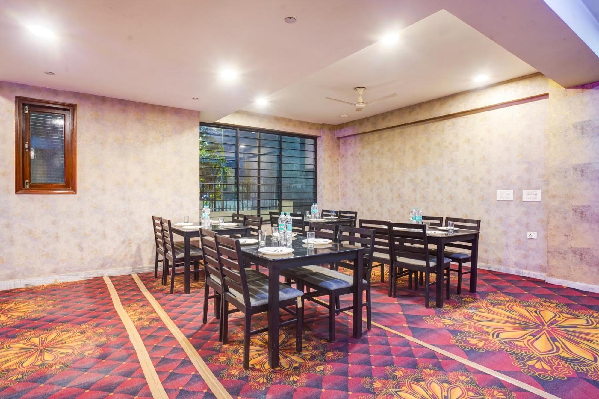 Hotel The York Noida Exterior photo
